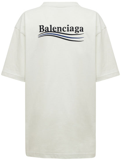 Camiseta blanca con rayas azules y logo de Balenciaga